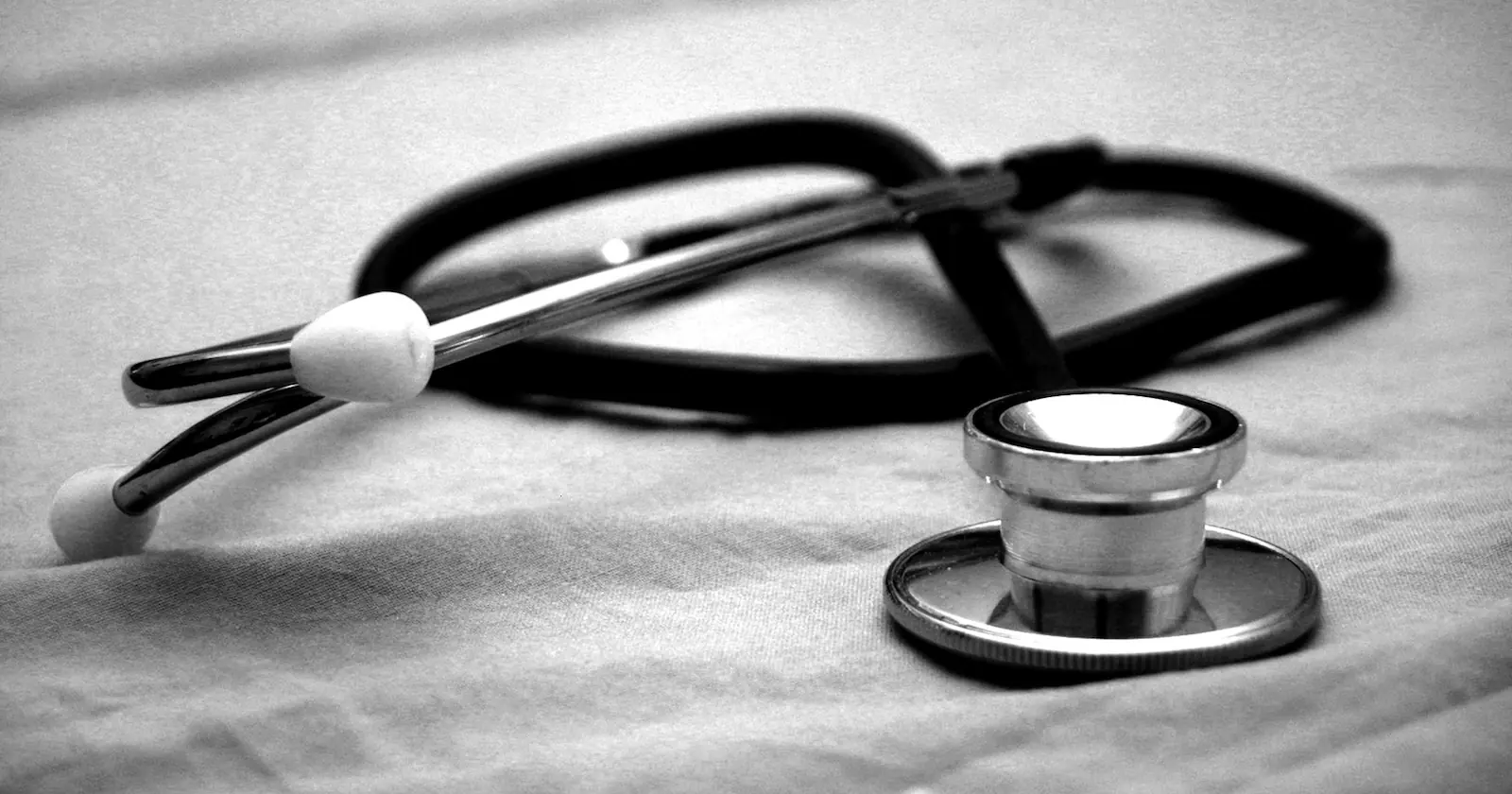 /privacyguides/privacyguides.org/raw/branch/android-user-profiles/theme/assets/img/cover/health.webp