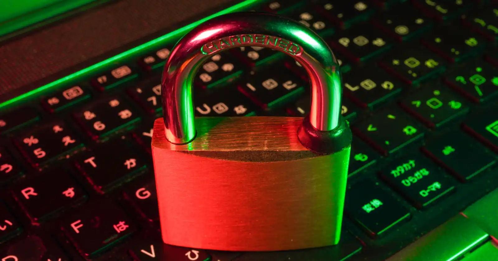 /privacyguides/privacyguides.org/raw/branch/emphasize-docs/theme/assets/img/cover/device-integrity.webp